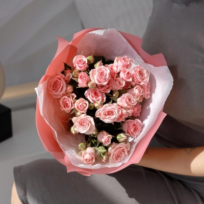 Букет «Поцелуй принцессы»  – нежные кустовые розы в королевском стиле Барыш Ульяновская область Букет «Поцелуй принцессы»  – нежные кустовые розы в королевском стиле Барыш Ульяновская область