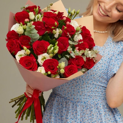 Роскошный букет для любимой женщины – 21 эквадорская роза и эустома Барыш Ульяновская область Роскошный букет для любимой женщины – 21 эквадорская роза и эустома Барыш Ульяновская область