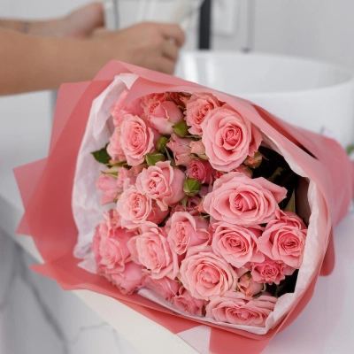 Букет из 9 розовых кустовых роз – нежность в каждом лепестке Барыш Ульяновская область Букет из 9 розовых кустовых роз – нежность в каждом лепестке Барыш Ульяновская область