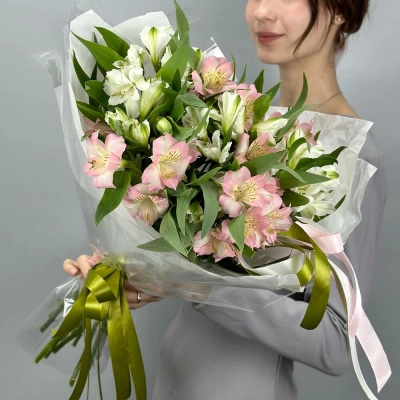 Букет «Нежность» – трогательное сочетание белых и розовых альстромерий Барыш Ульяновская область Букет «Нежность» – трогательное сочетание белых и розовых альстромерий Барыш Ульяновская область