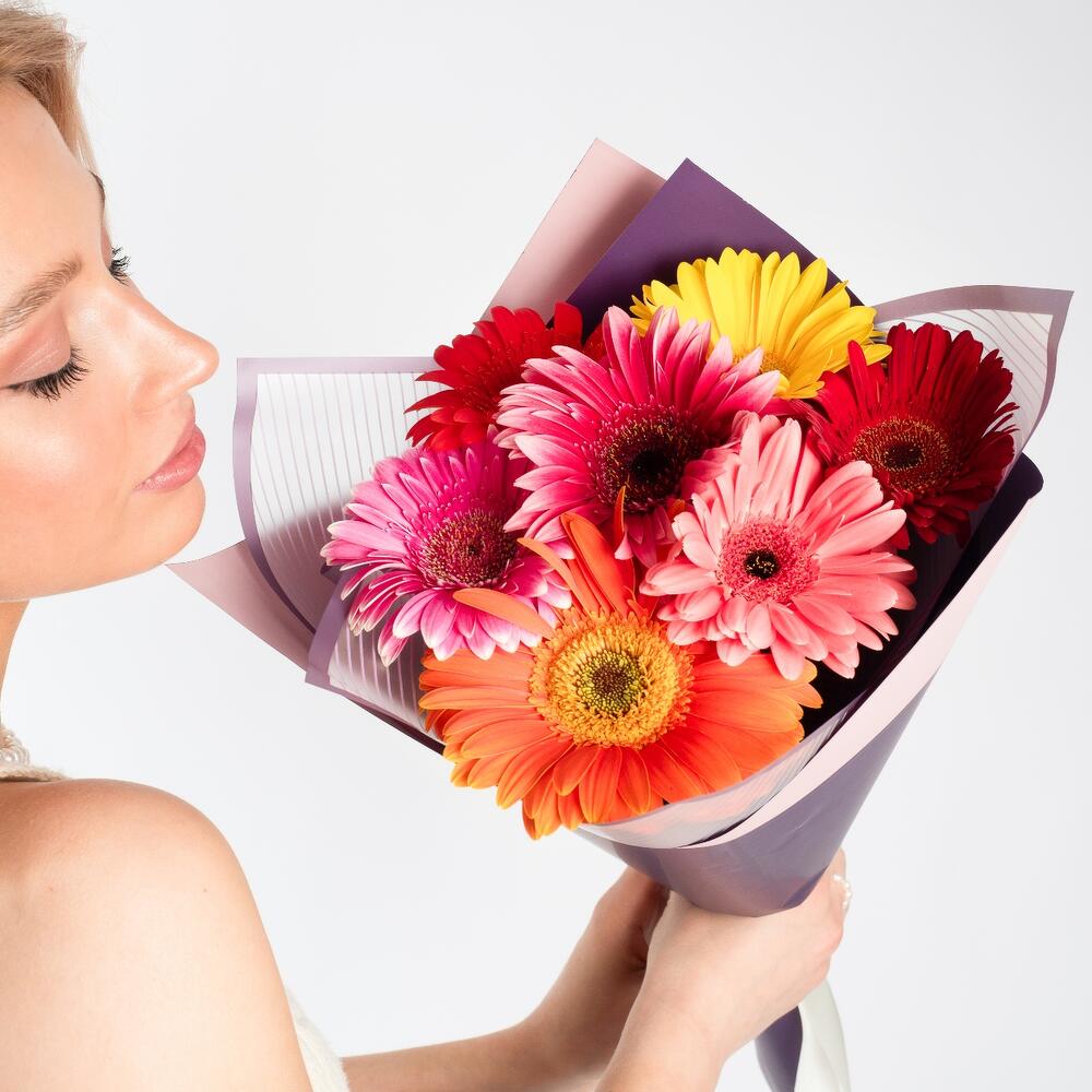 Солнечный букет из 7 свежих гербер – радость в подарок Барыш Ульяновская область