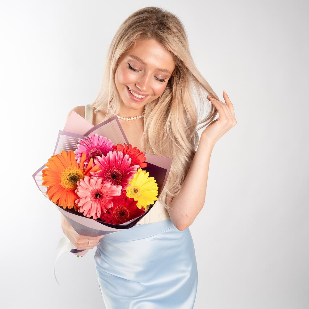 Солнечный букет из 7 свежих гербер – радость в подарок Барыш Ульяновская область